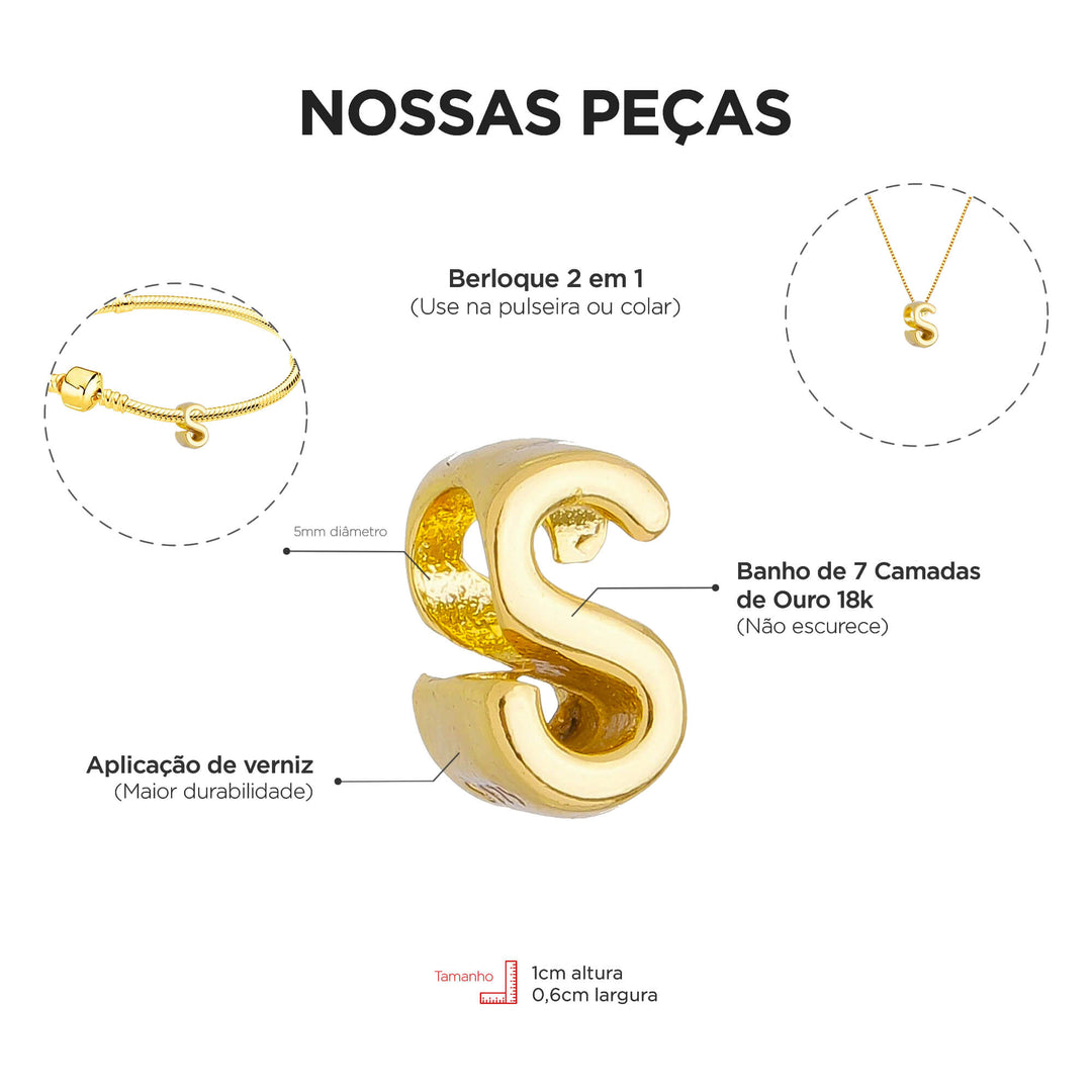 Berloque Letra S dourado — ângulo lateral semijoia Work Semijoias