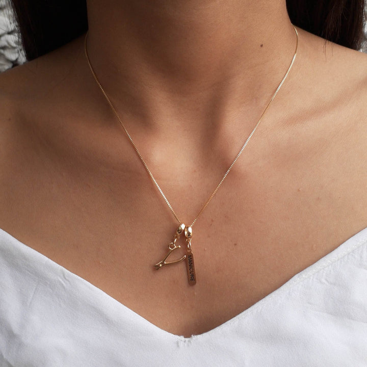 Colar Pingente Profissão Manicure Banhado a Ouro 18k