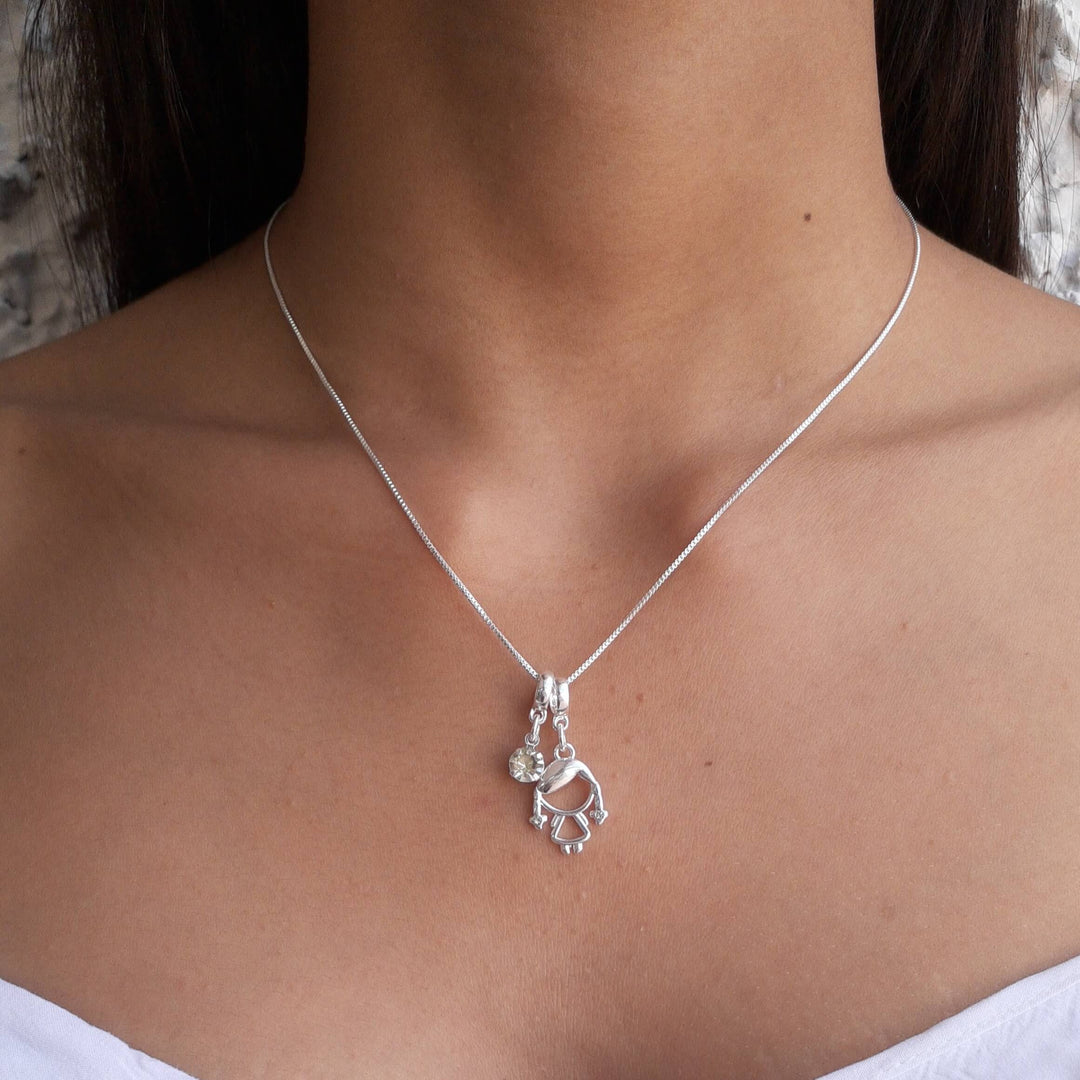 Colar Pingente Menina e Ponto de Luz Banhado a Prata 925