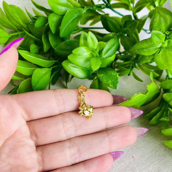 Berloque Caranguejo Siri Mar dourado — detalhe da peça Work Semijoias