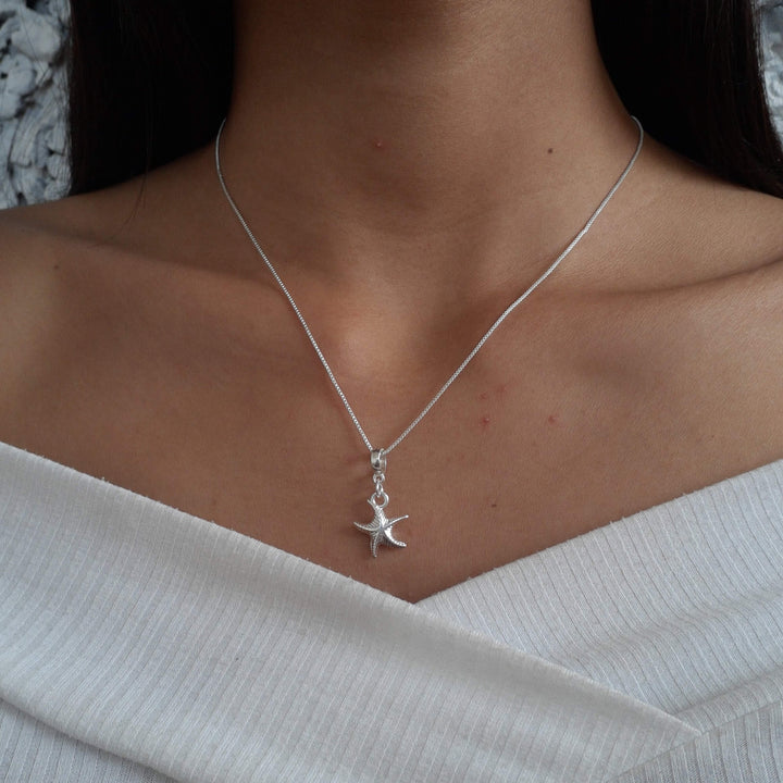 Colar Pingente Estrela do Mar Banhado a Prata 925