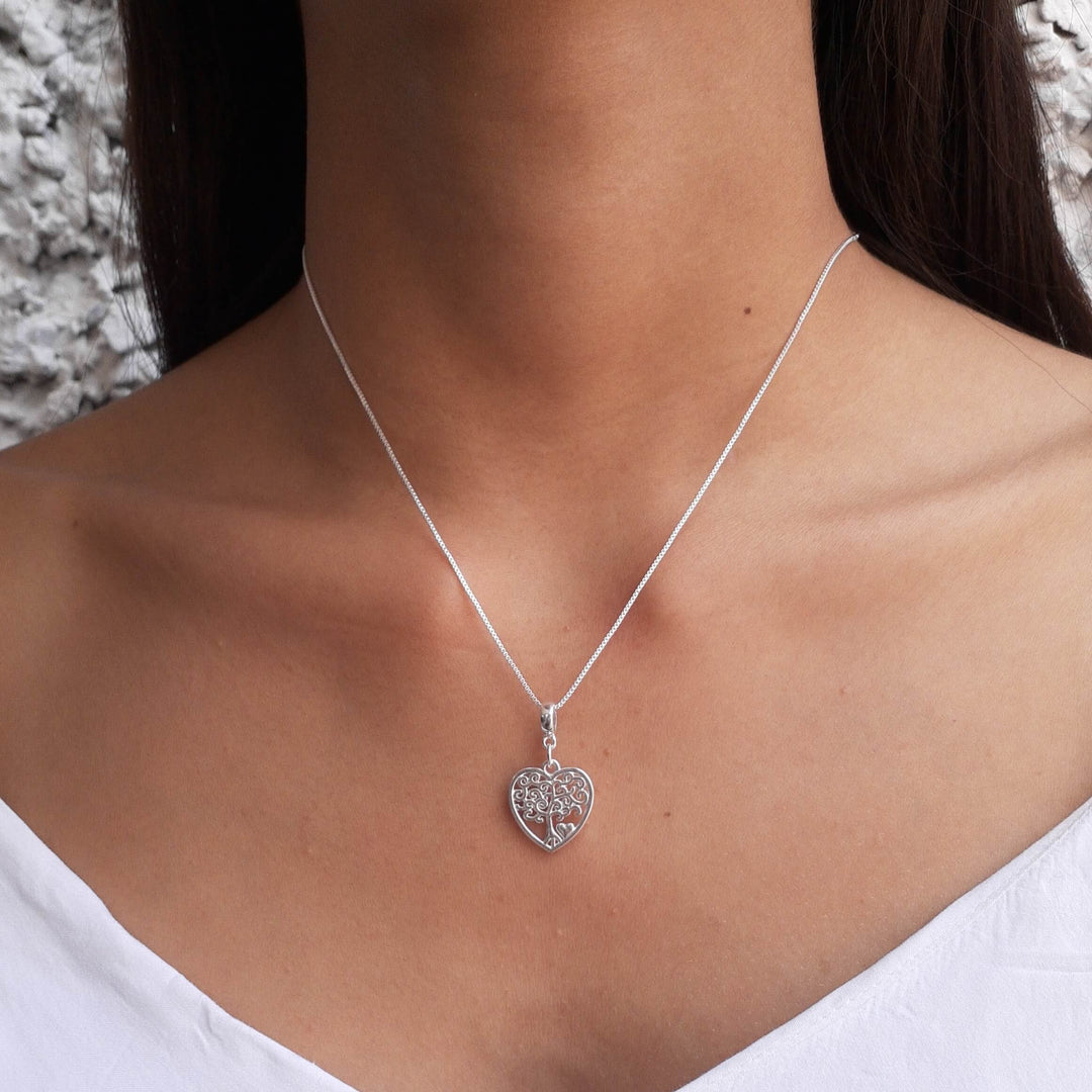 Colar Pingente Árvore da Vida Coração Banhado a Prata 925