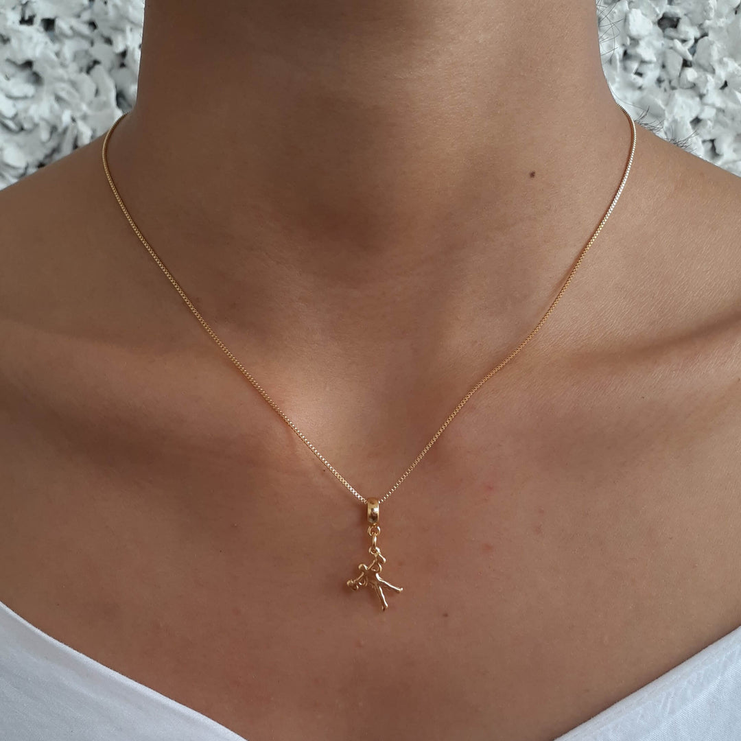 Colar Pingente Mulher Academia Banhado a Ouro 18k