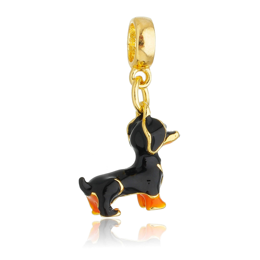 Berloque Cachorro Salsicha Dachshund dourado — detalhe da peça Work Semijoias
