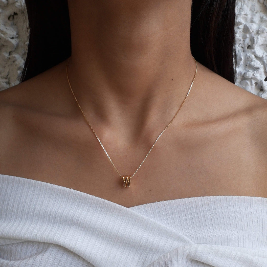 Colar Pingente Letra W Banhado a Ouro 18k