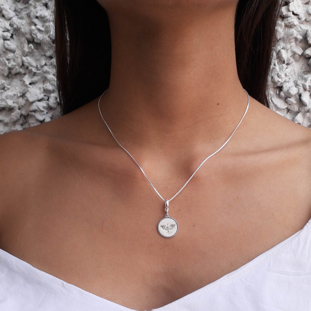 Colar Pingente Divino Espírito Santo Banhado a Prata 925