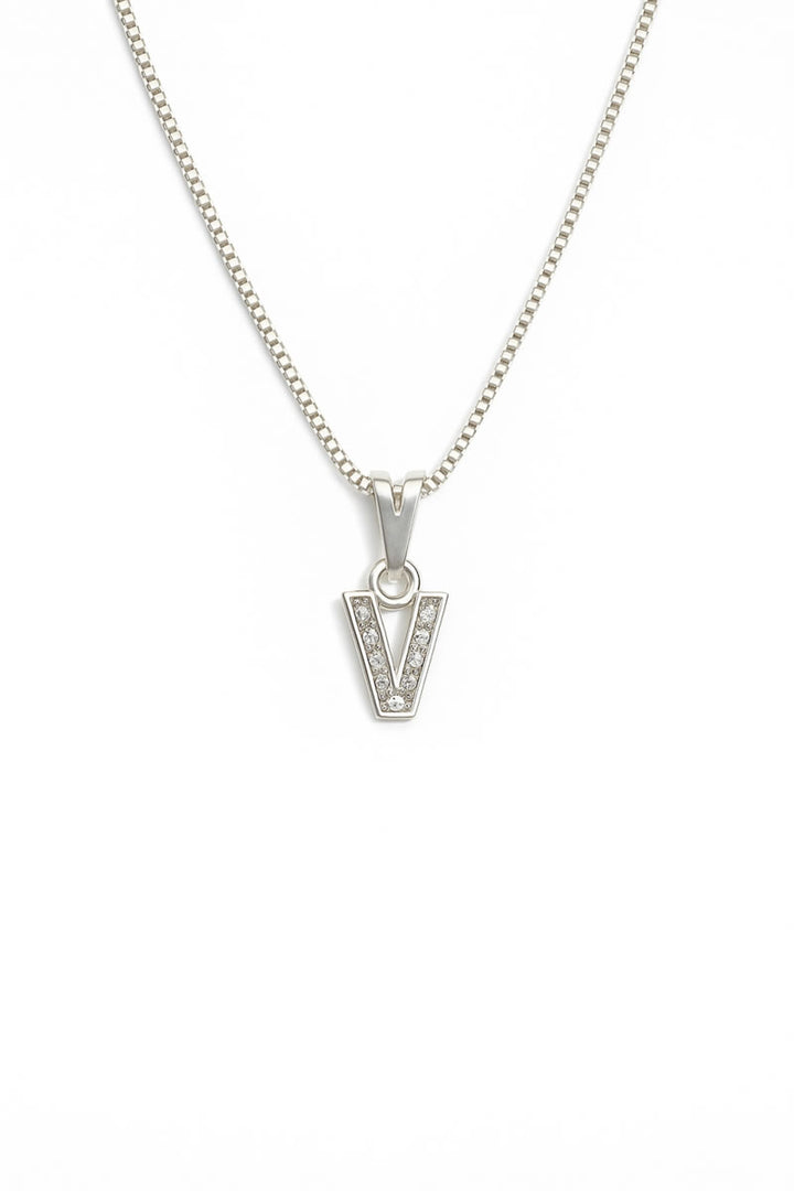 Colar Pingente Letra V Cravejado Banhado a Prata 925
