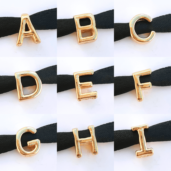 Berloque Letras de A-Z Alfabeto Separador Banhado a Ouro 18k