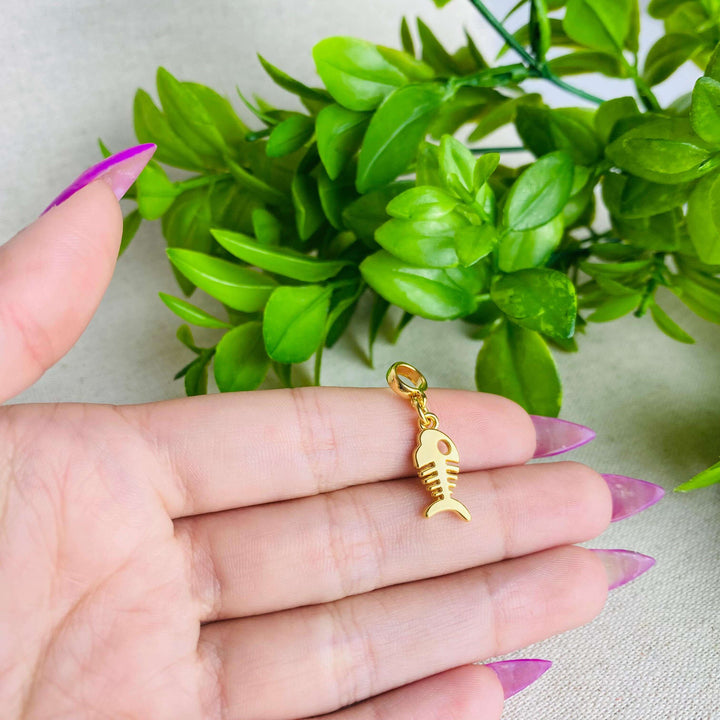 Berloque Peixe dourado — detalhe da peça Work Semijoias