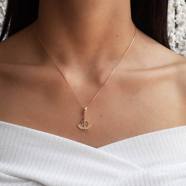 Colar Pingente Símbolo da Nutrição Banhado a Ouro 18k