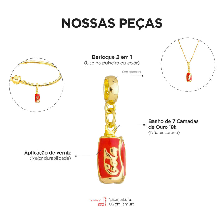 Berloque Coca Cola dourado — ângulo lateral semijoia Work Semijoias