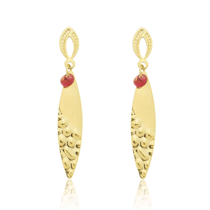 Brinco Gota Comprida Texturizada com Zircônia Vermelha dourado semijoia Work Semijoias