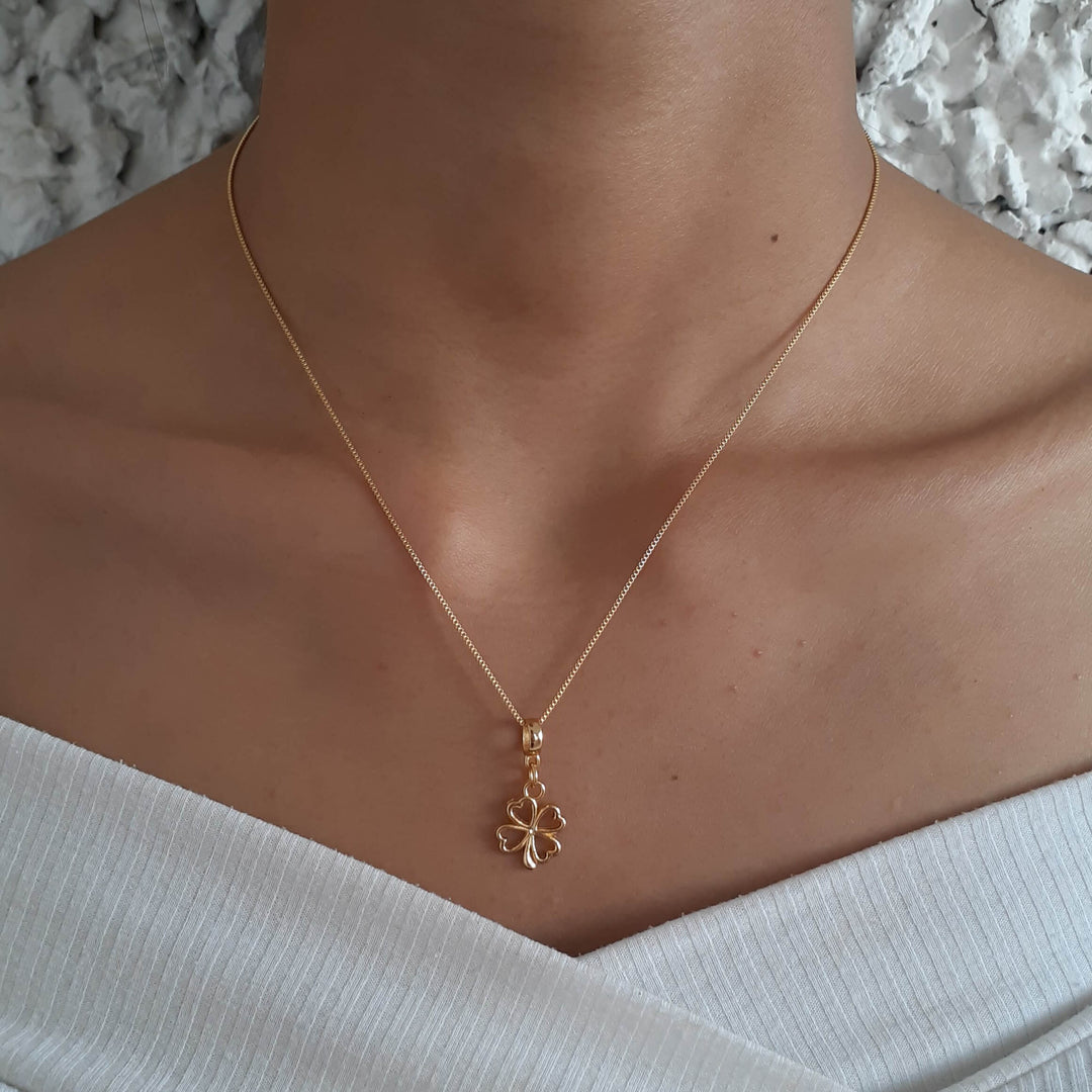 Colar Pingente Trevo de 4 Folhas Banhado a Ouro 18k