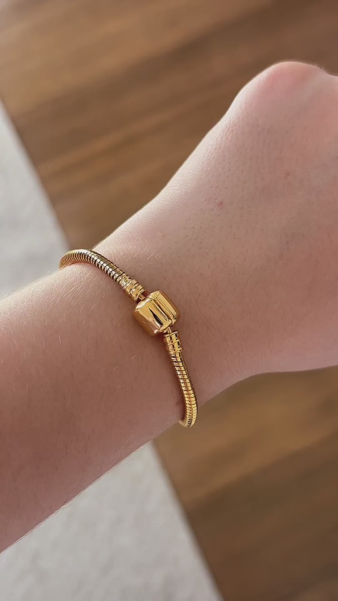 Pulseira Para Berloques Fecho Tambor Banhado a Ouro 18k